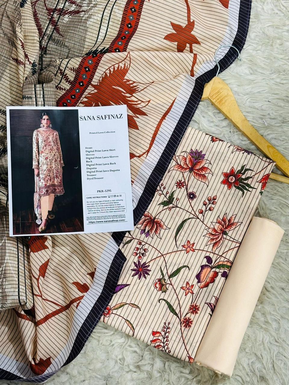 SANA SAPINAZ 3-Piece Suit