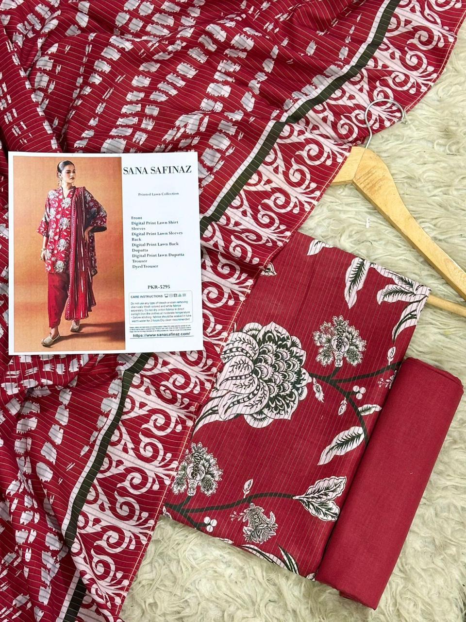 SANA SAPINAZ  3-Piece Suit